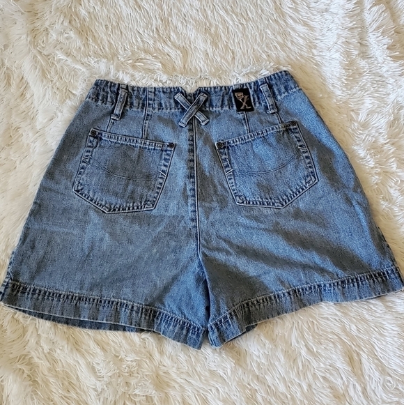 90'S Vintage GX by Gwen Stefani Pleated High Waisted Denim Shorts 9/10 - Picture 3 of 5
